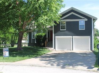 1901 S Apache Ct, Greenwood, MO 64034
