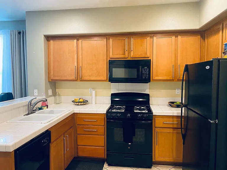 4300 Newton Ave #33 — Photo 7