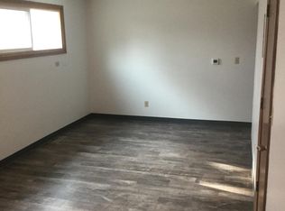 221 4th St NE, Mason City, IA 50401