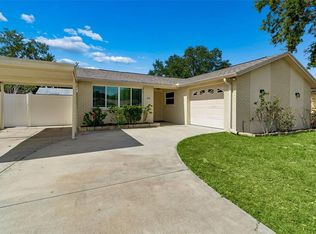 8806 Oak Cir, Tampa, FL 33615