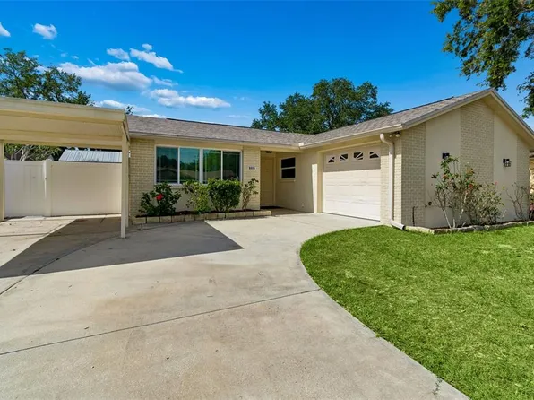 8806 Oak Cir, Tampa, FL 33615