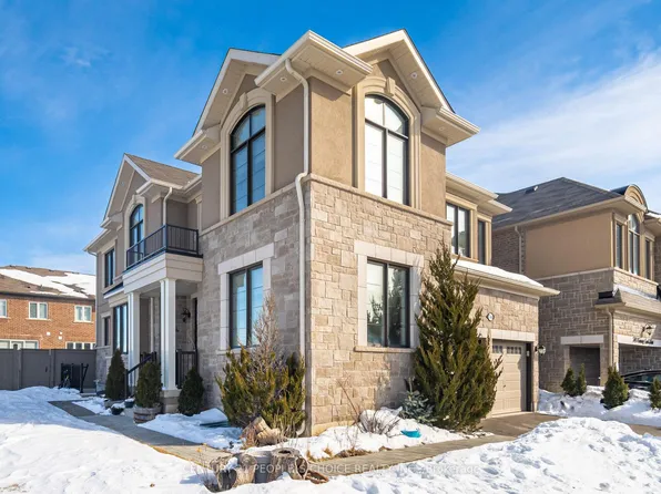 744 Kennedy Cir W, Milton, ON L9E 1R9