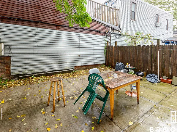 1505 Gates Avenue image 1 of 17