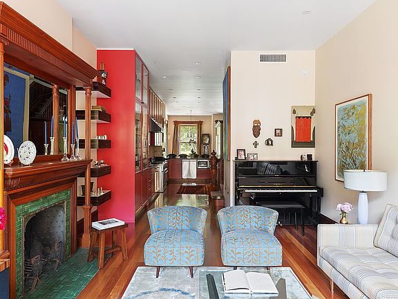 4th image of 346 W 121st St