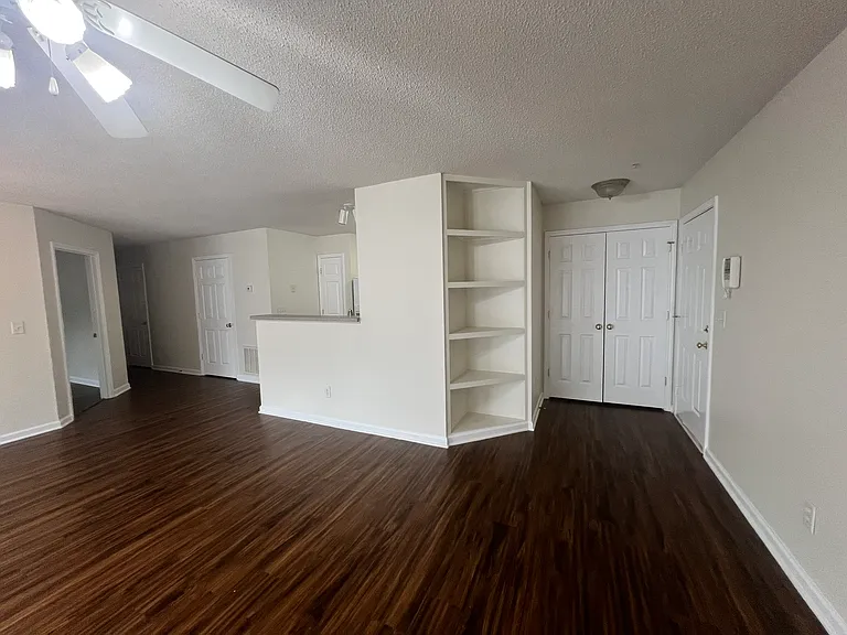 914 Scholastic Ct — Photo 9