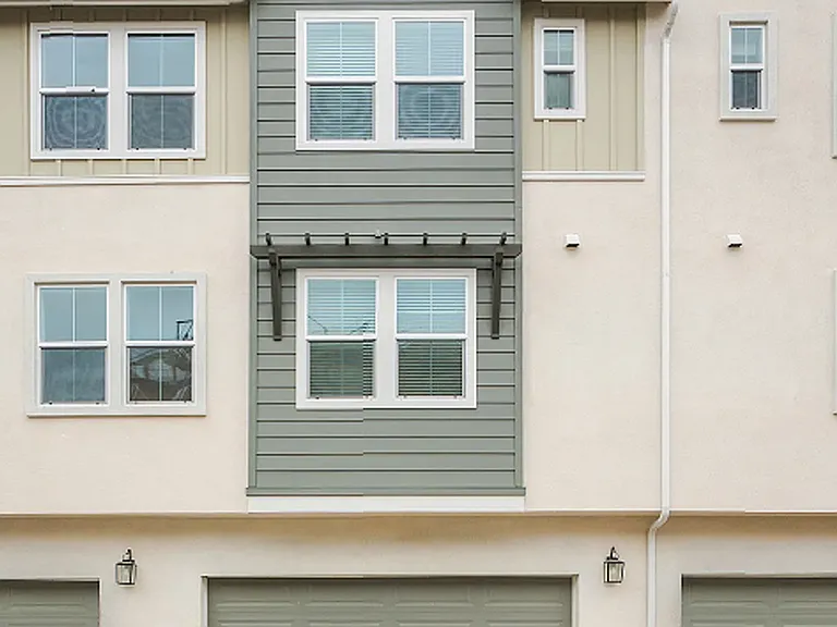 138 S Gardenia — Photo 4