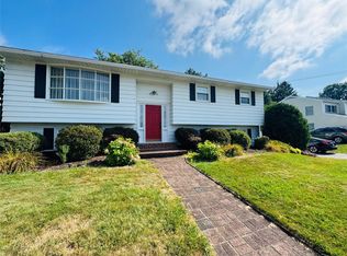 2715 Manhattan Dr, Endwell, NY 13760