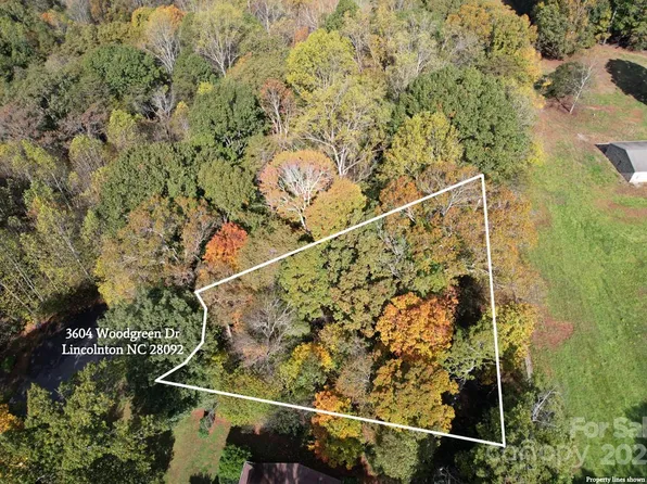 3604 Woodgreen Dr, Lincolnton, NC 28092