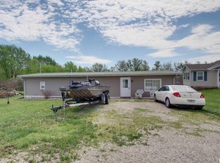 1418 S Lake Shore Dr, Fowler, IL 62338