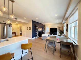 336 Chelsea St #3, Boston, MA 02128