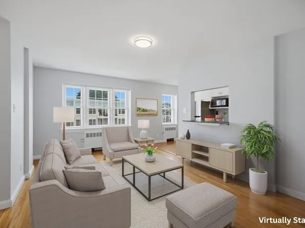 25 Lennon Ct APT 29, South Boston, MA 02127