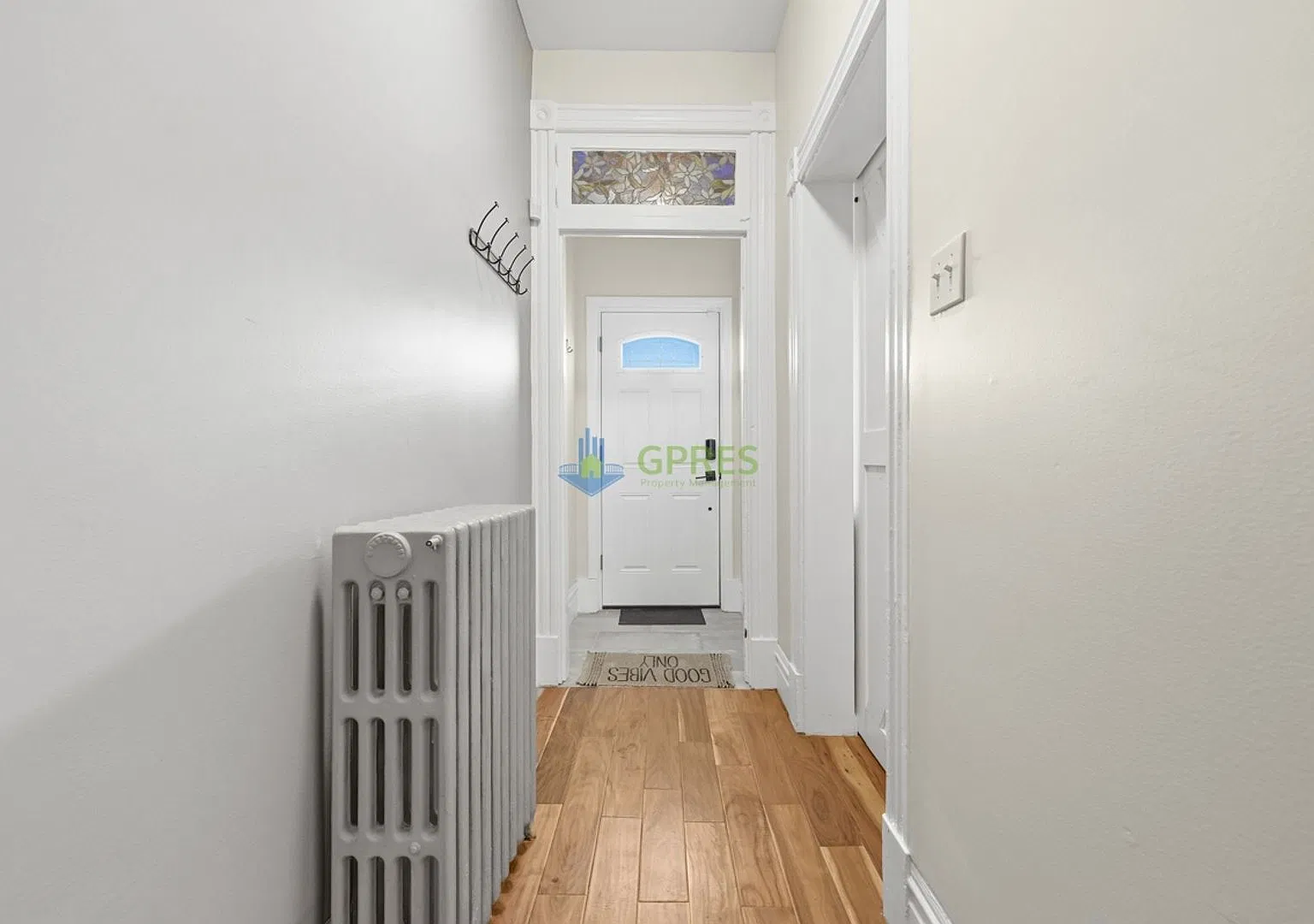 Upscale 3BR Home in Pittsburgh's Bloomfield neighborhood — Photo 4