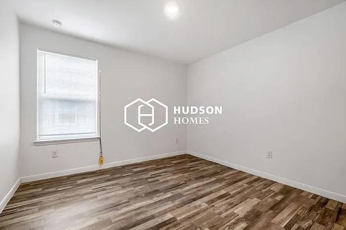 3318 Martin Luther King Dr — Photo 6