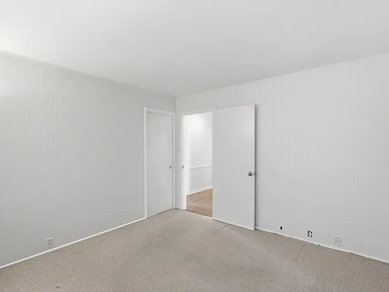 1806 Sebastian Dr — Photo 2