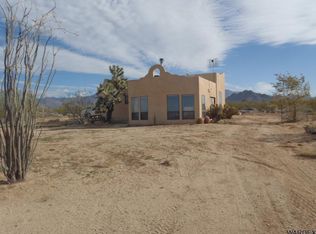 17685 S Jesse James Rd, Yucca, AZ 86438