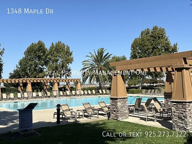 1348 Maple Dr — Photo 30