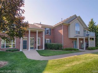 23203 Chesapeake Cir, Walled Lake, MI 48390