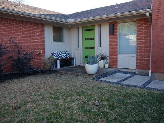 3rd image of 10926 Lubbock Dr