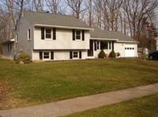 70 Mariot Cir, Wallingford, CT 06492