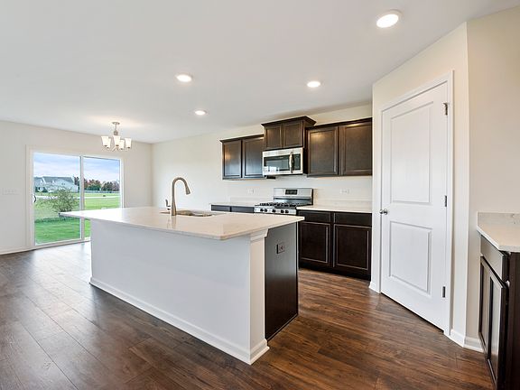 2nd image of 535 Colchester Dr