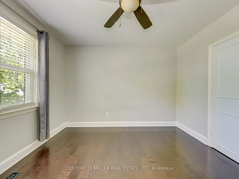2048 Edinburgh Dr — Photo 20