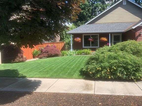 2nd image of 13240 NE 51st St