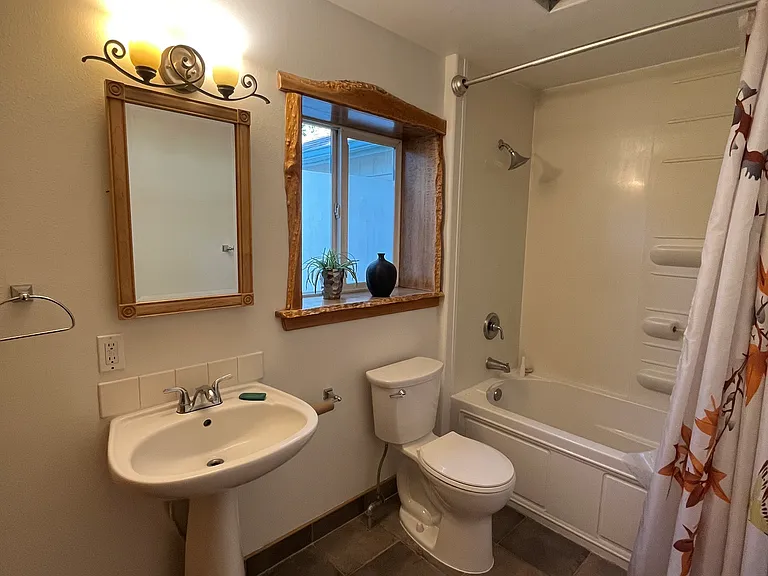143 Tatum Ln — Photo 8