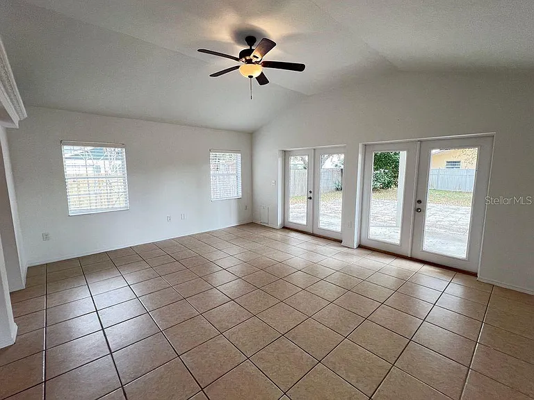 2773 Cypress Dr #C — Photo 5