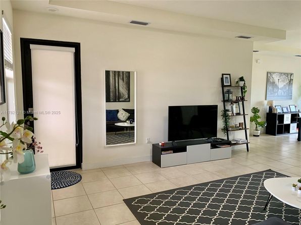 10455 NW 82nd St UNIT 33, Doral, FL 33178