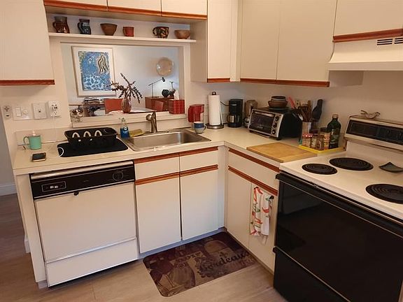 3rd image of 15451 Pembridge Dr APT 219
