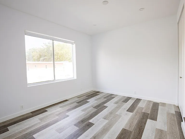 1814 SW 22nd Ave #8 — Photo 13