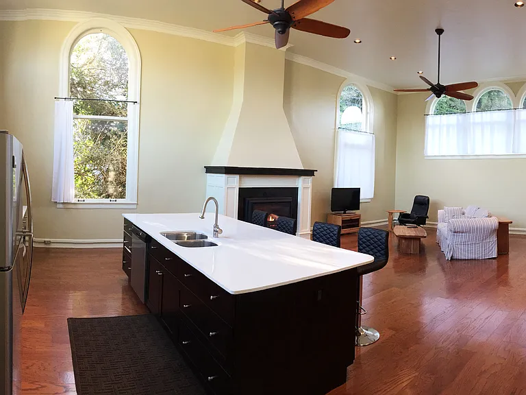 515 Market Ave — Photo 2