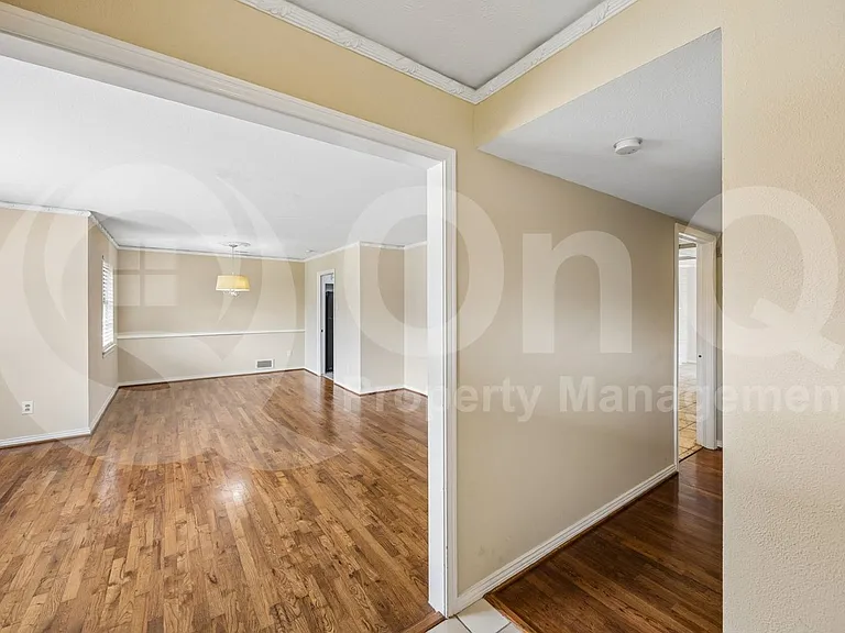 9007 Sweetwater Dr — Photo 4