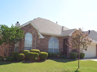 237 Jennifer Ln, Arlington, TX 76002
