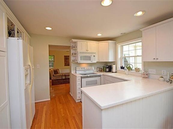 4th image of 7224 Lakehill Dr