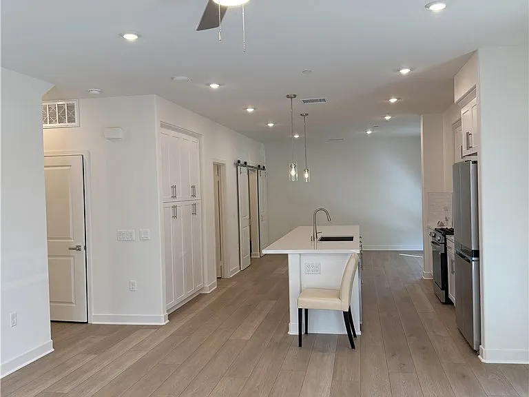 1816 E 1st St #450 — Photo 18