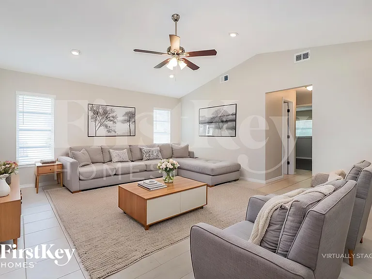 27065 Formosa Dr — Photo 5