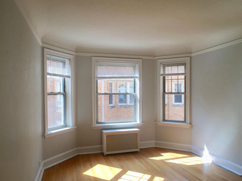 1st image of 4334 N Hermitage Ave APT 2W