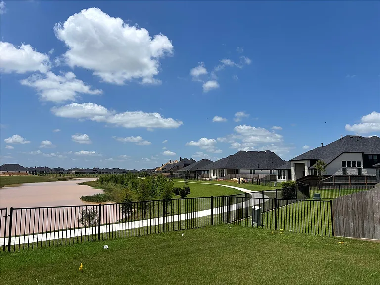 30923 Vintage Creek Ln — Photo 32