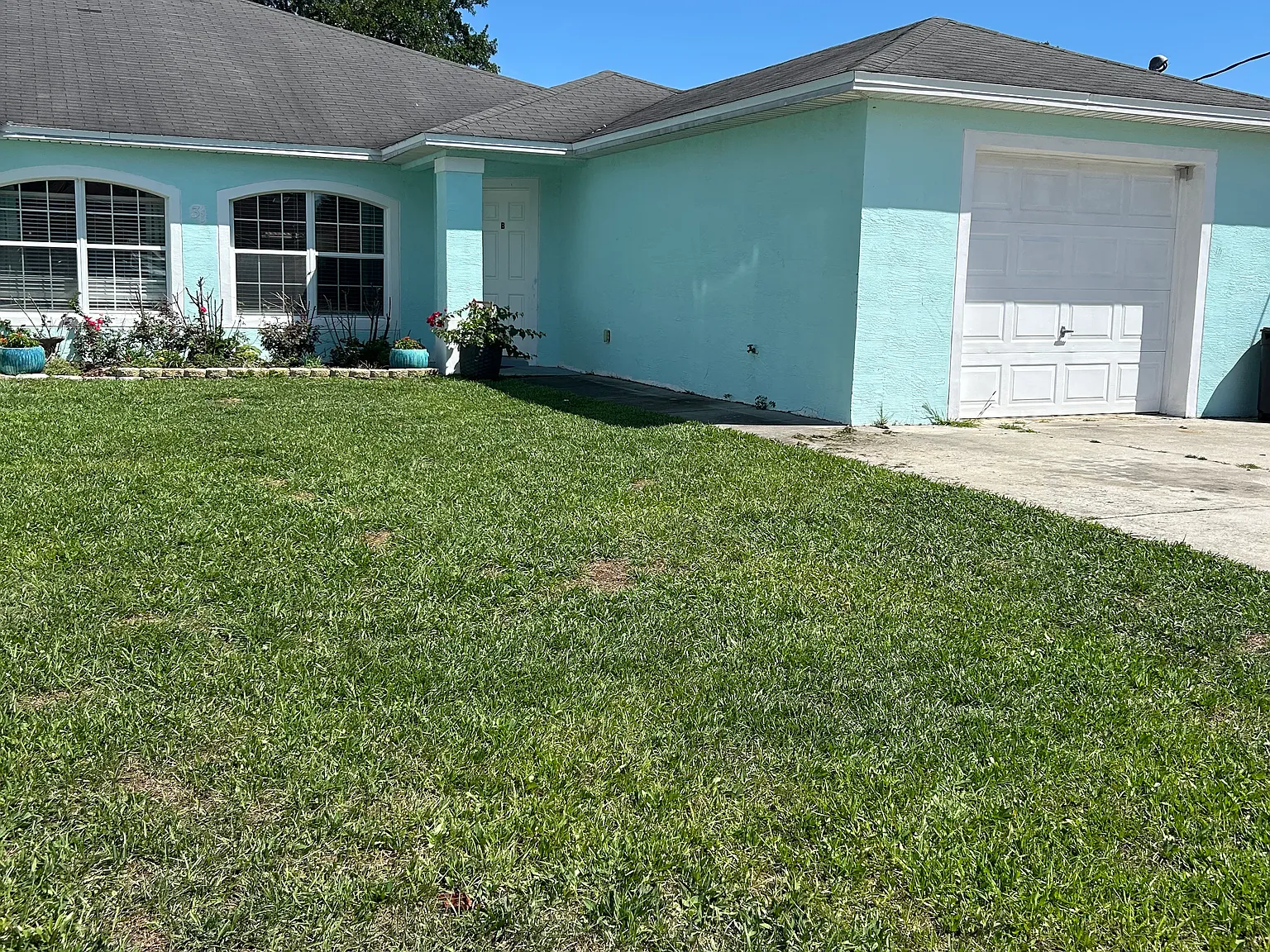 3 bed, 1250 sqft, $1,500 — Photo 1