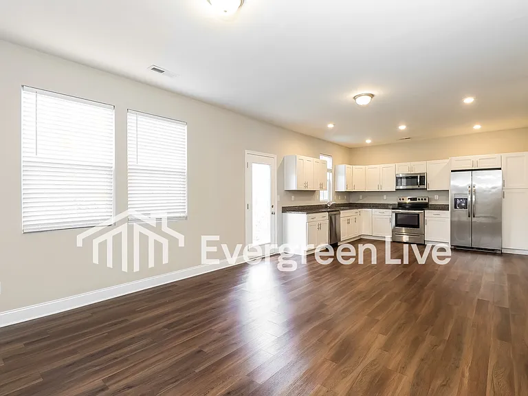 515 Leland St — Photo 6