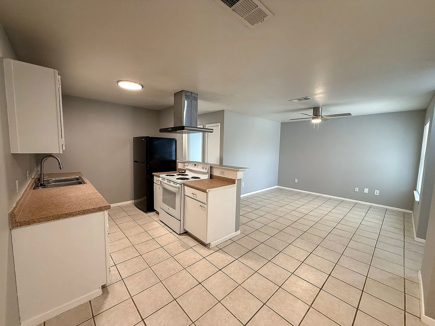 1904 San Rafael St Fort Worth TX 76134 — Photo 3