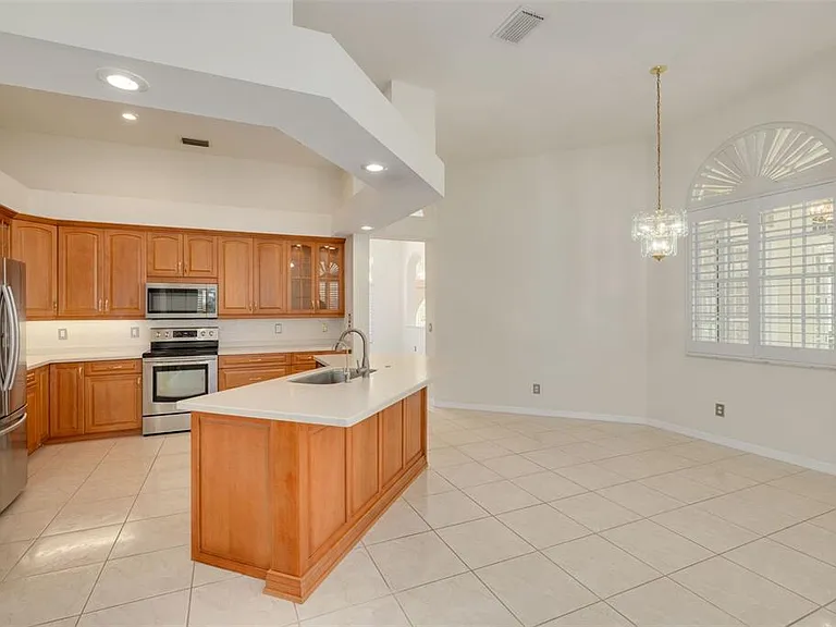 3713 Siena Ln — Photo 9