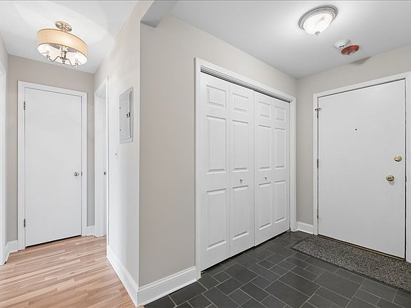 2nd image of 400 Ascot Dr APT 3e