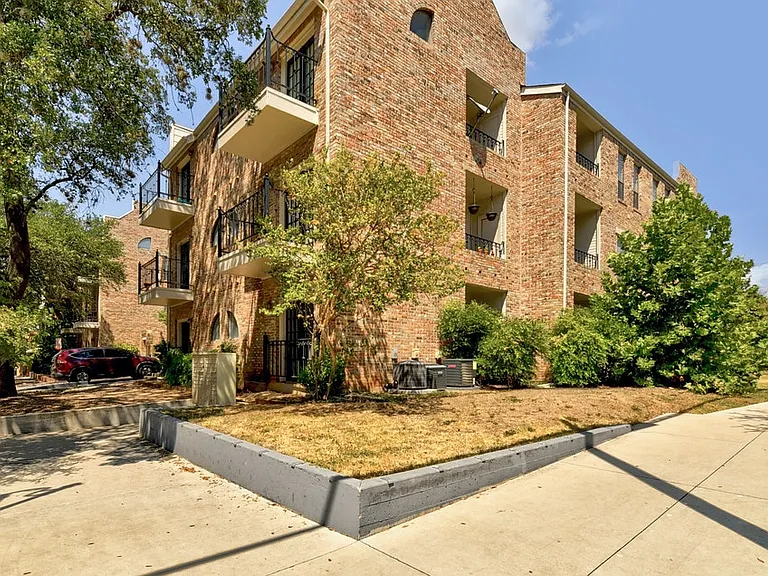 2801 Rio Grande St #207 — Photo 1