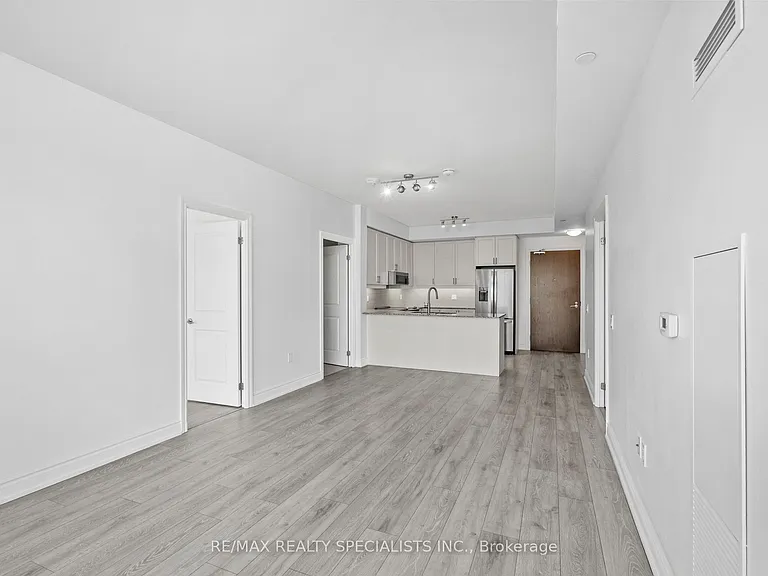 1050 Main St E #718 — Photo 7