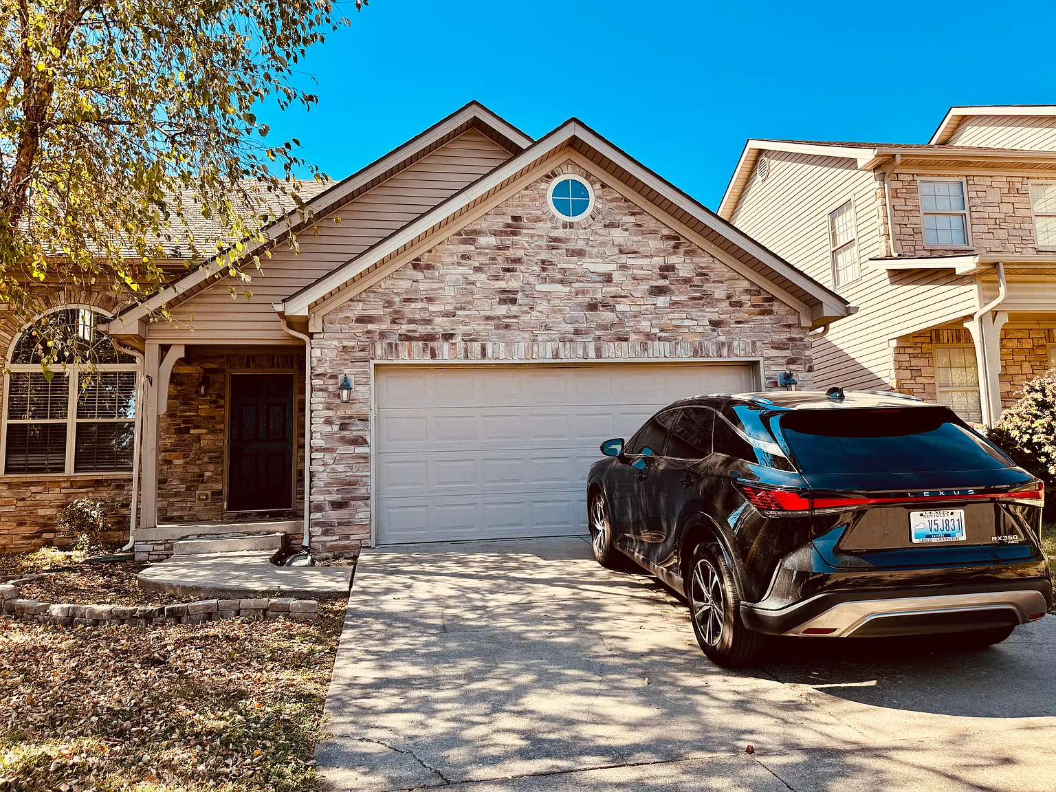 2505 Langstane Ln — Photo 2