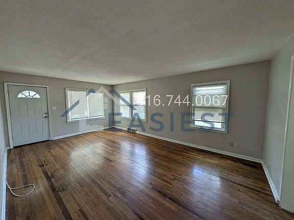4th image of 3223 Brooklyn Ave