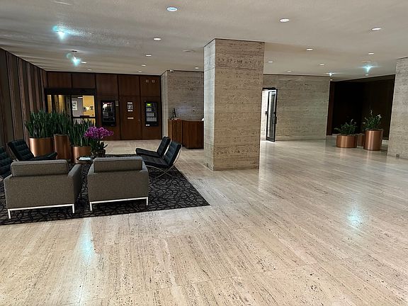 4th image of 6033 N Sheridan Rd APT 26L