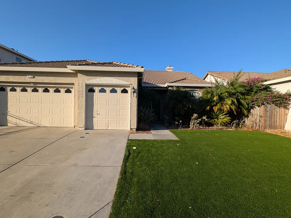 8116 Laguna Brook Way
